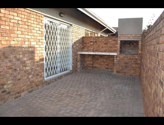 3 BEDROOM CLUSTER FOR SALE IN DALPARK EXT 1